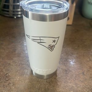 Yeti Patriots logo tumbler